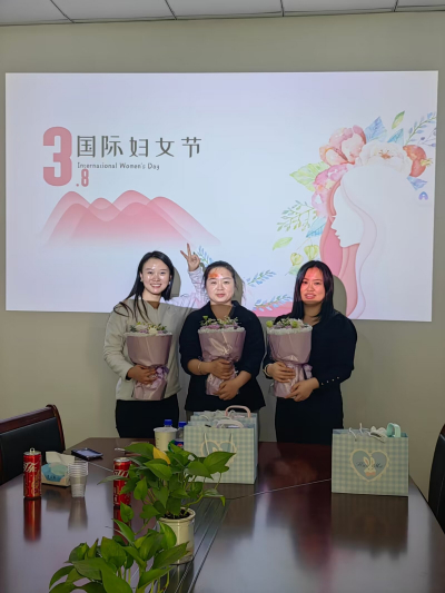情浓三八节，女职工福利发放